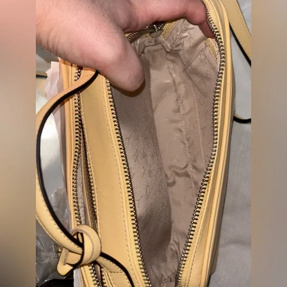 RADLEY LONDON Radley & Friends small yellow zip-top crossbody bag - Picture 3 of 6